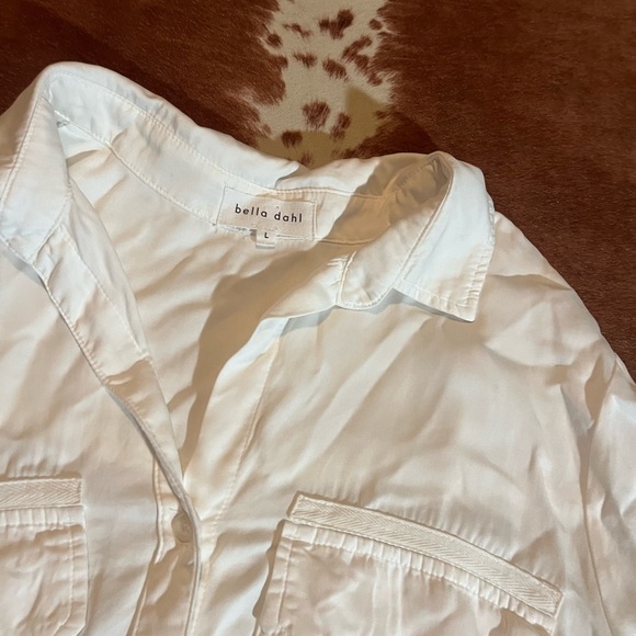 Bella Dahl button down women's shirt 
size large 
100% tensil 
No flaws - Picture 4 of 5
